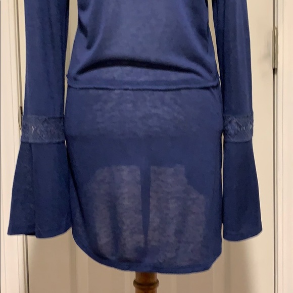 navy blue blouse with bell sleeves - Picture 7 of 8